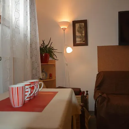 Agyagos7 Apartman * אגר