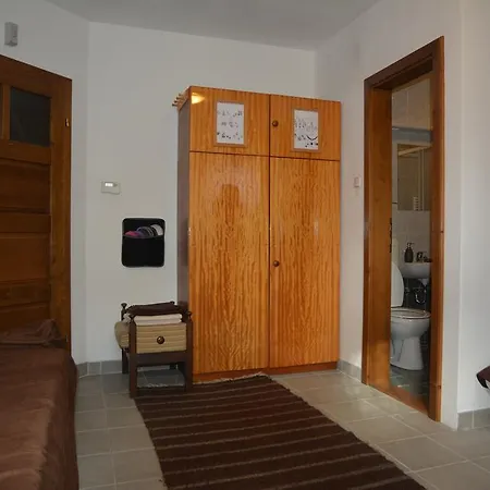 Agyagos7 Apartman דירה