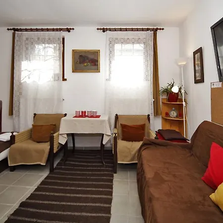 Agyagos7 Apartman * אגר
