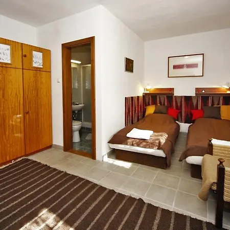 דירה Agyagos7 Apartman אגר